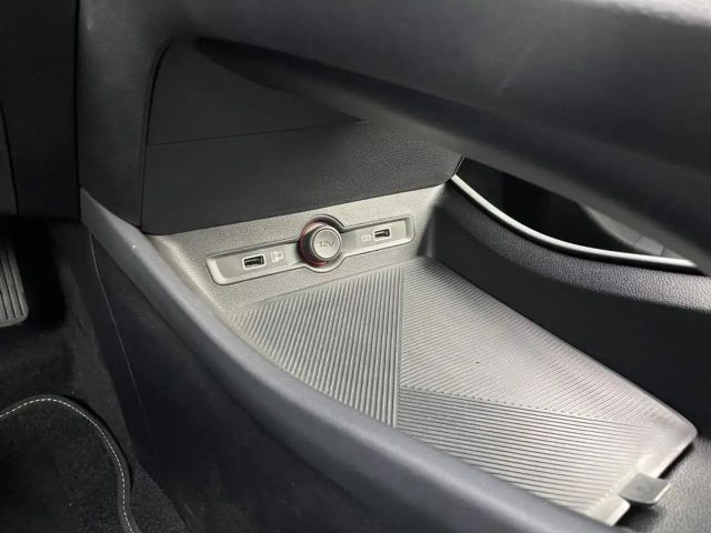 MG MG5 Luxury Standard range