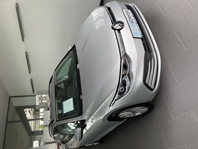 Volkswagen Golf Life Variant