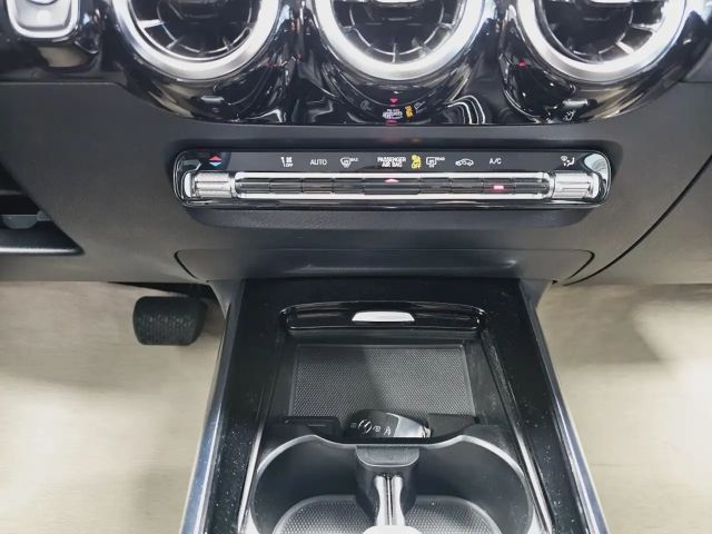 Mercedes-Benz B 200 Progressive Sedan