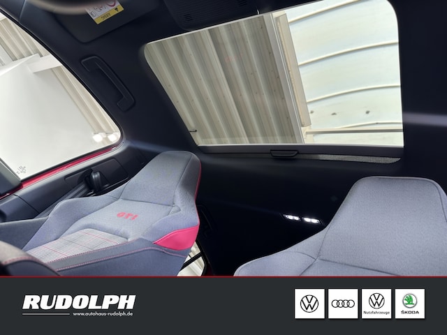 Volkswagen Golf 2.0 TSI DSG Golf VIII