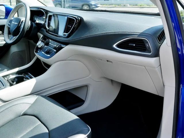 Chrysler Pacifica Limited