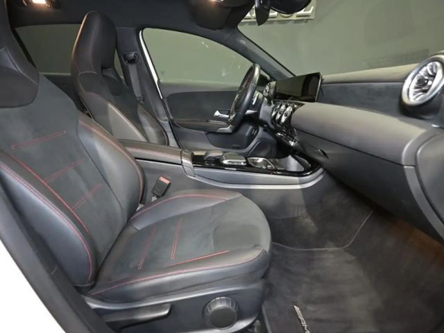 Mercedes-Benz A 250 A 250 e AMG Line