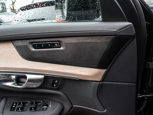 Volvo XC90 AWD Dark Plus T8