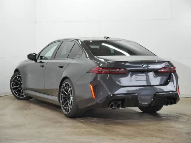 BMW M5 Drive pro Sedan