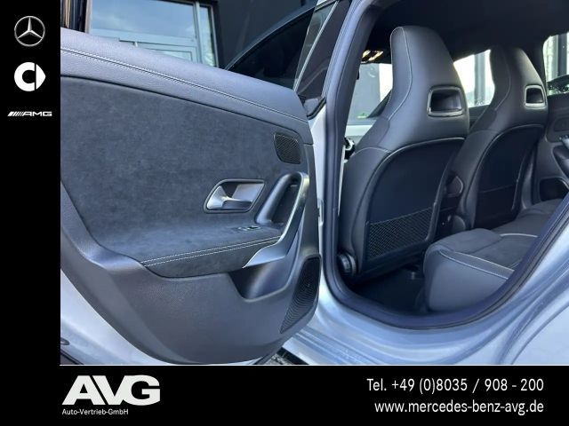 Mercedes-Benz CLA 200 AMG Line Shooting Brake