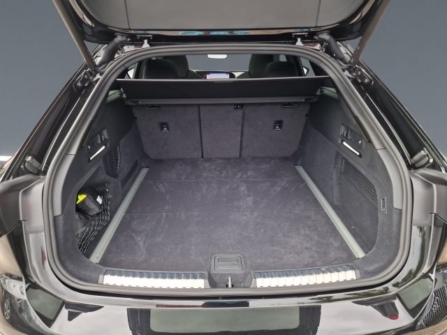 Audi A6 Avant Quattro S-Tronic