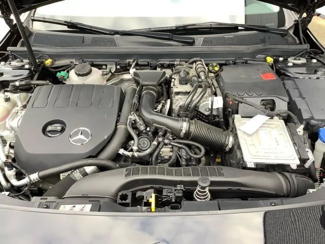 Mercedes-Benz A 250 A 250 e