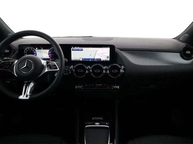 Mercedes-Benz GLA 180 Fernlichtass. Kamera