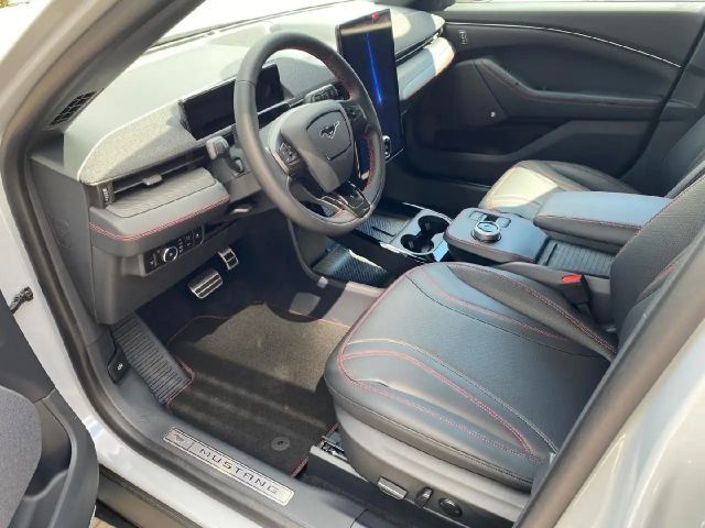 Ford Mustang Mach-E AWD Premium
