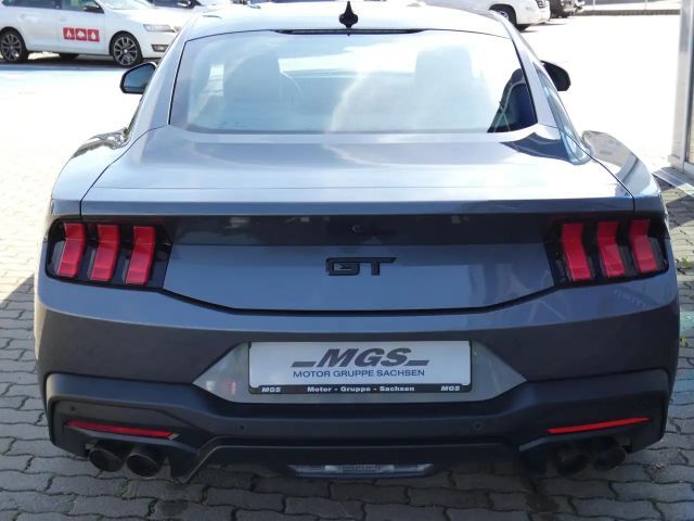 Ford Mustang Fastback GT 5.0 V8