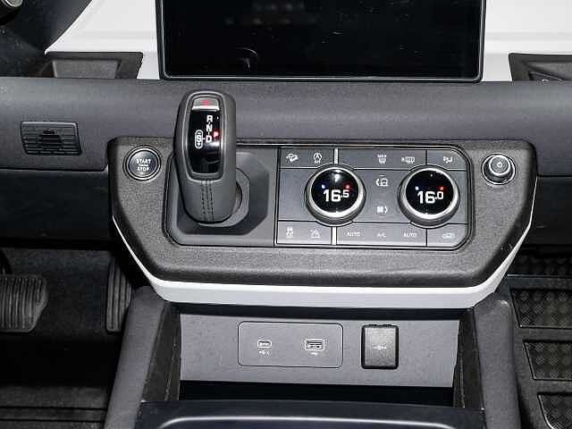 Land Rover Defender 90 Dynamic SE