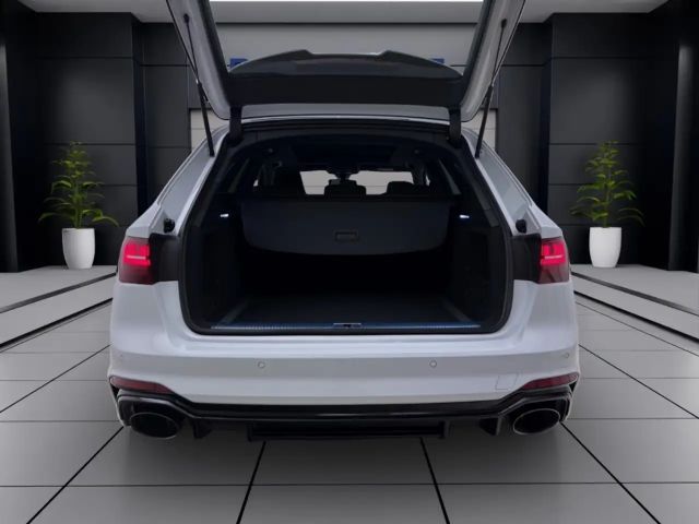 Audi RS4 Avant Quattro