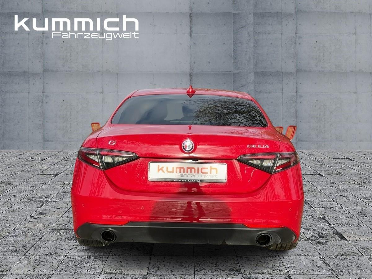 Alfa Romeo Giulia AT8