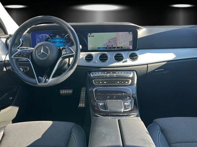 Mercedes-Benz E 220 4MATIC E 220 d