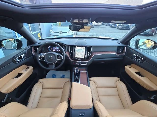 Volvo XC60 AWD Dark Plus