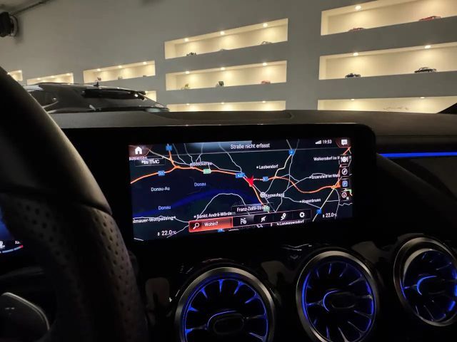 Mercedes-Benz GLA 200 AMG Line