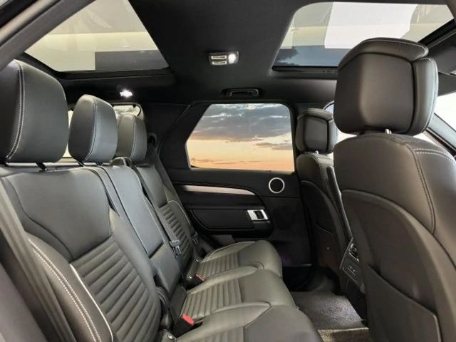 Land Rover Discovery D300 Dynamic HSE