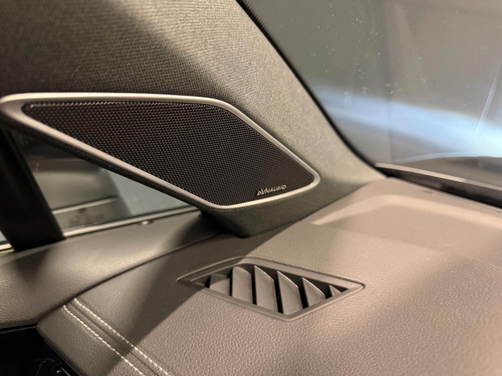 Volkswagen Touareg R-Line Style