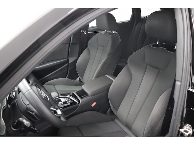 Audi A4 40 TFSI Avant S-Tronic