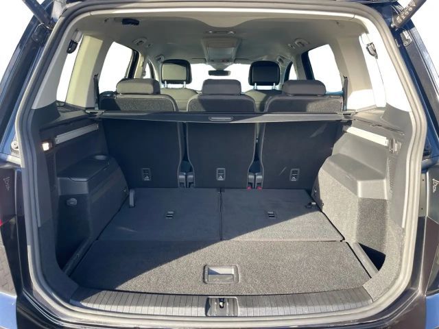 Volkswagen Touran DSG Highline R-Line