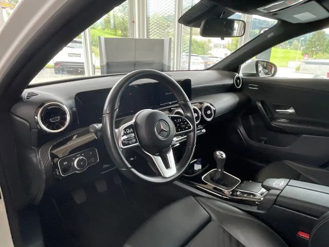 Mercedes-Benz A 180 A 180 d