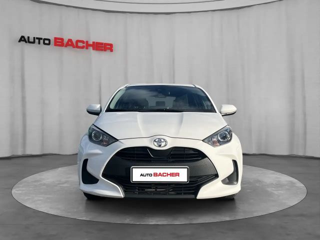 Toyota Yaris Active