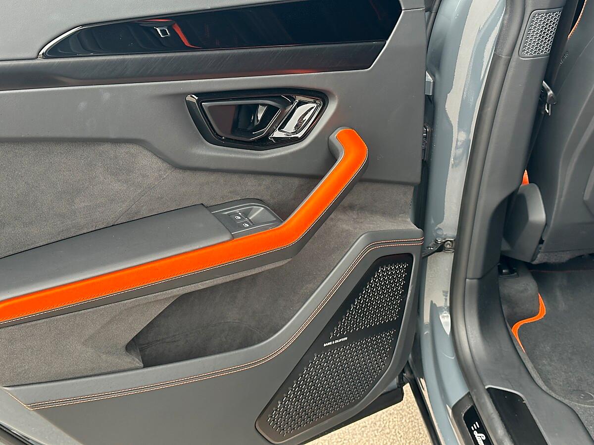 Lamborghini Urus URUS SE