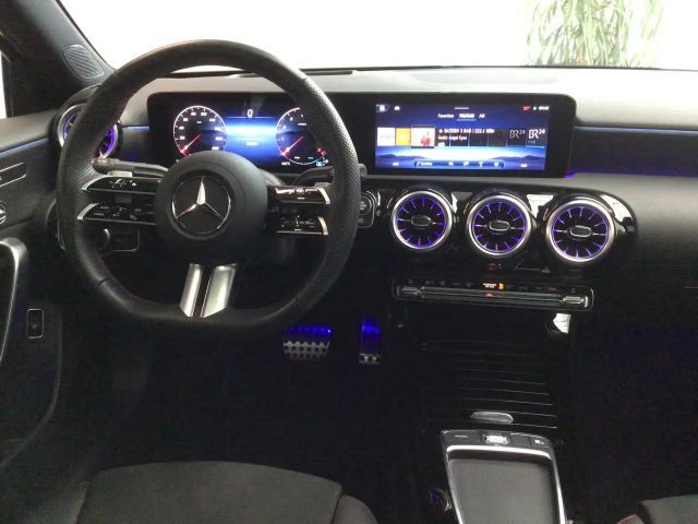 Mercedes-Benz A 250 4MATIC AMG Line Premium