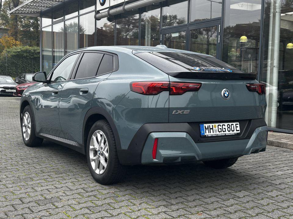 BMW iX2 xDrive30