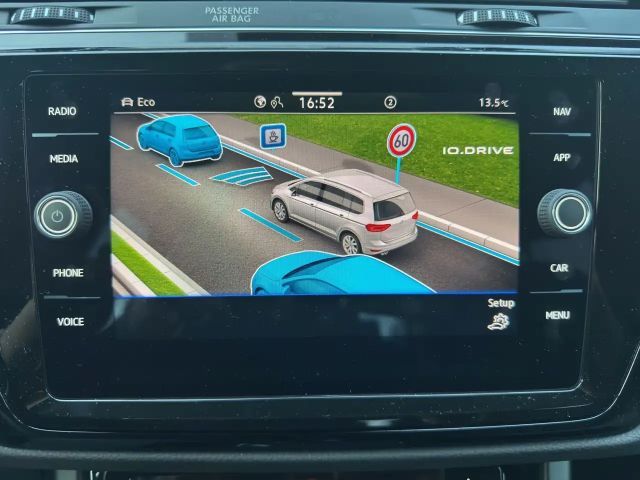 Volkswagen Touran 1.5 TSI DSG R-Line