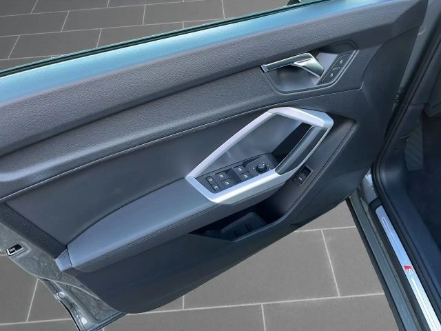 Audi Q3 S-Line S-Tronic
