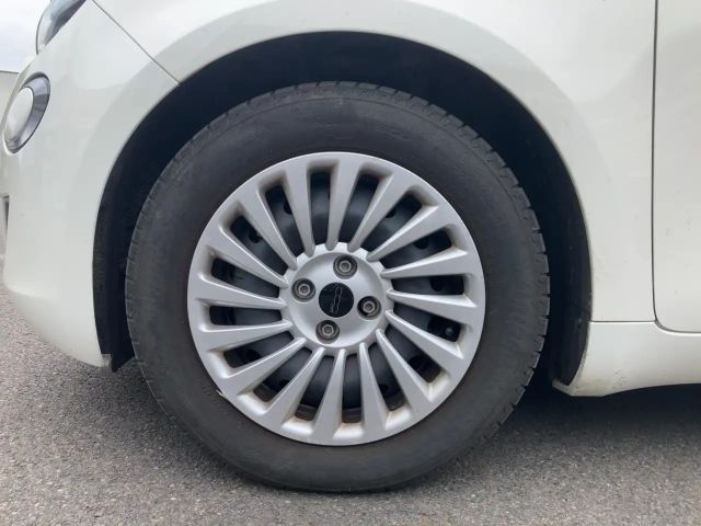 Fiat 500e Base 42kWh KLIMA*CARPLAY*ANDROID-AUTO