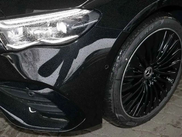 Mercedes-Benz E 220 AMG Line E 220 d Sedan