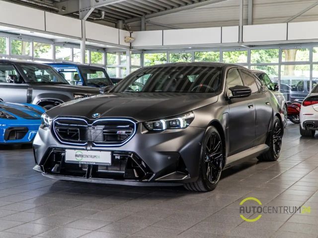 BMW M5 Sedan