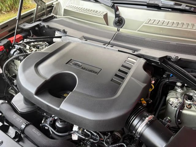 Land Rover Defender 110 D200 Dynamic SE