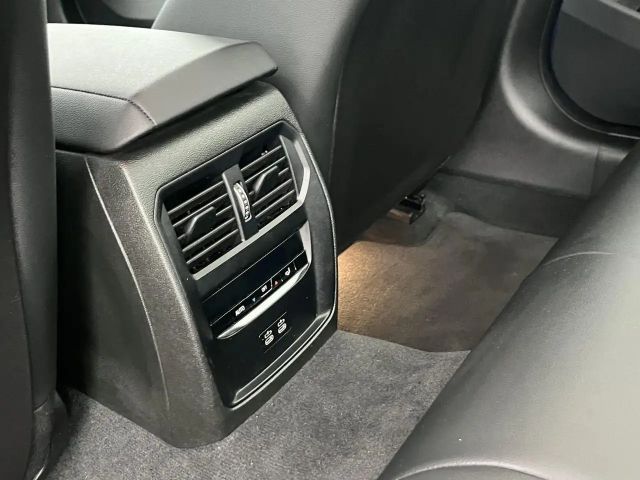 BMW 330 330i M-Sport Sedan xDrive