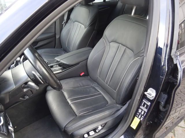 BMW 530 530d M-Sport Sedan xDrive