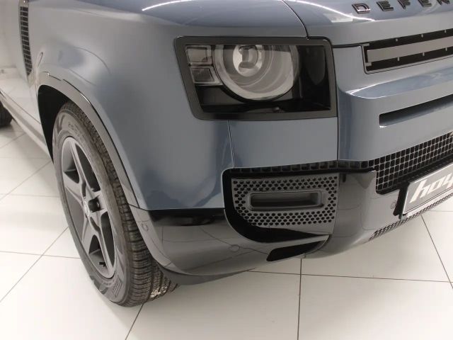 Land Rover Defender 110 D300 Dynamic SE