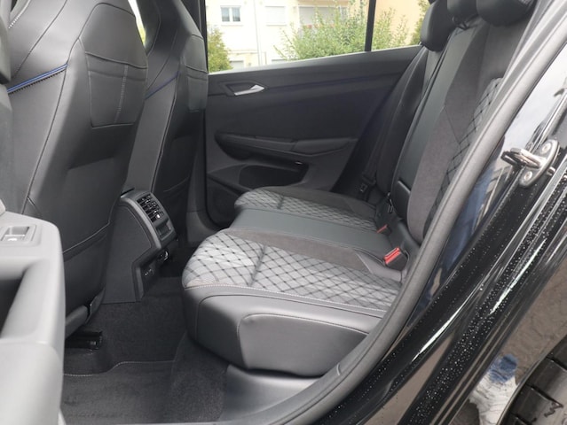 Volkswagen Golf DSG R-Line