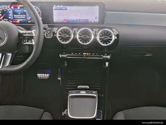 Mercedes-Benz A 180 AMG Line