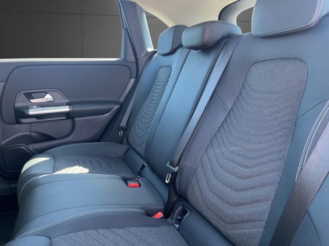 Mercedes-Benz B 200 Progressive Sedan