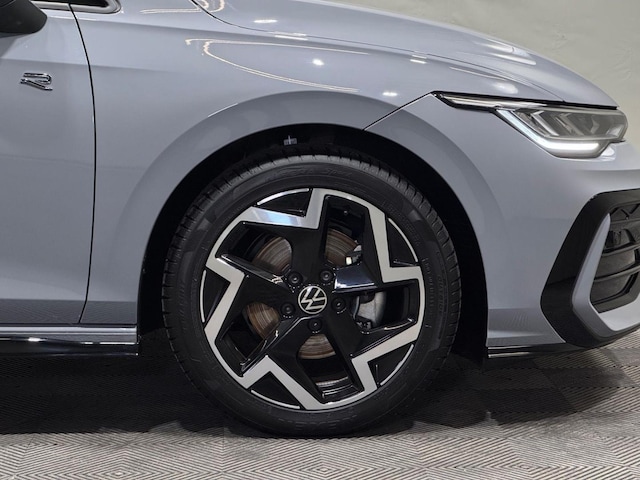 Volkswagen Golf 1.5 eTSI DSG R-Line