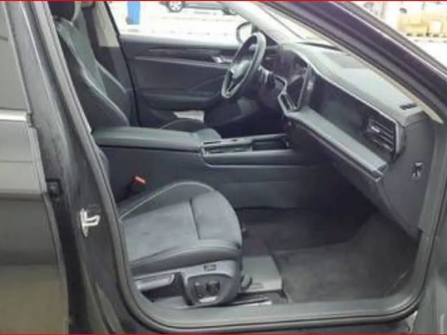 Volkswagen Passat 1.5 eTSI Business Variant