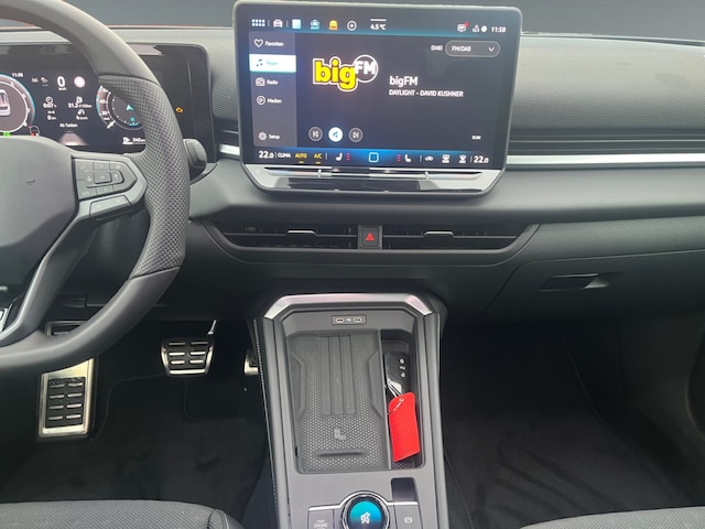 Volkswagen T-Roc 1.5 eTSI IQ.Drive R-Line