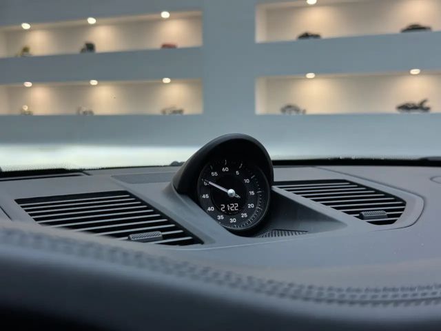 Porsche 992 Black Edition Coupé GTS