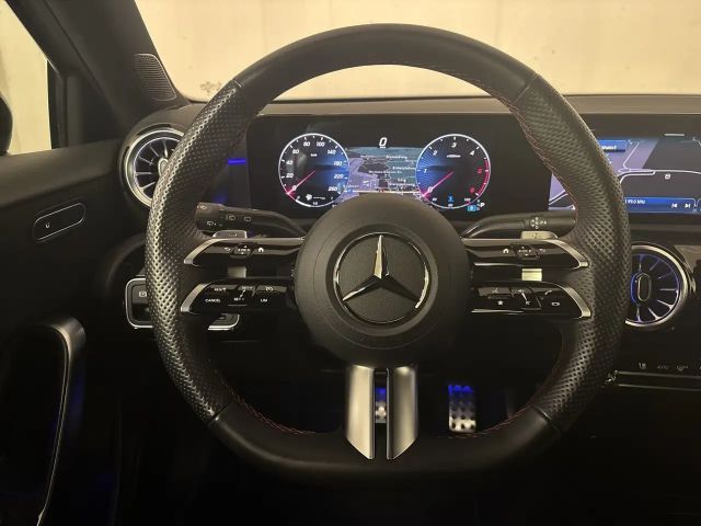 Mercedes-Benz A 200 A 200 d AMG Line Hatchback