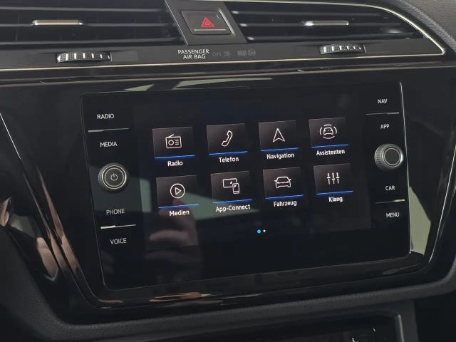 Volkswagen Touran 1.5 TSI DSG IQ.Drive R-Line