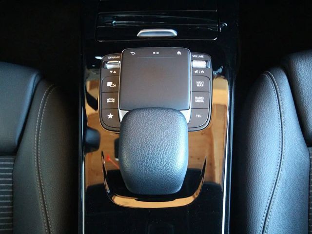 Mercedes-Benz A 250 A 250 e