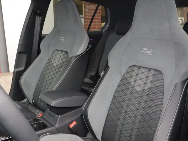 Volkswagen Golf 1.5 eTSI DSG Golf VIII R-Line