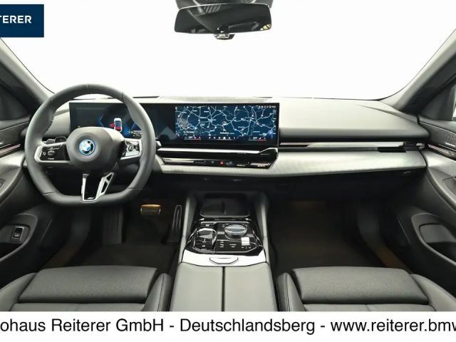 BMW 530 530e M-Sport Sedan xDrive